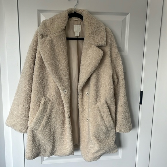 Size medium Sherpa Coat - Picture 1 of 2